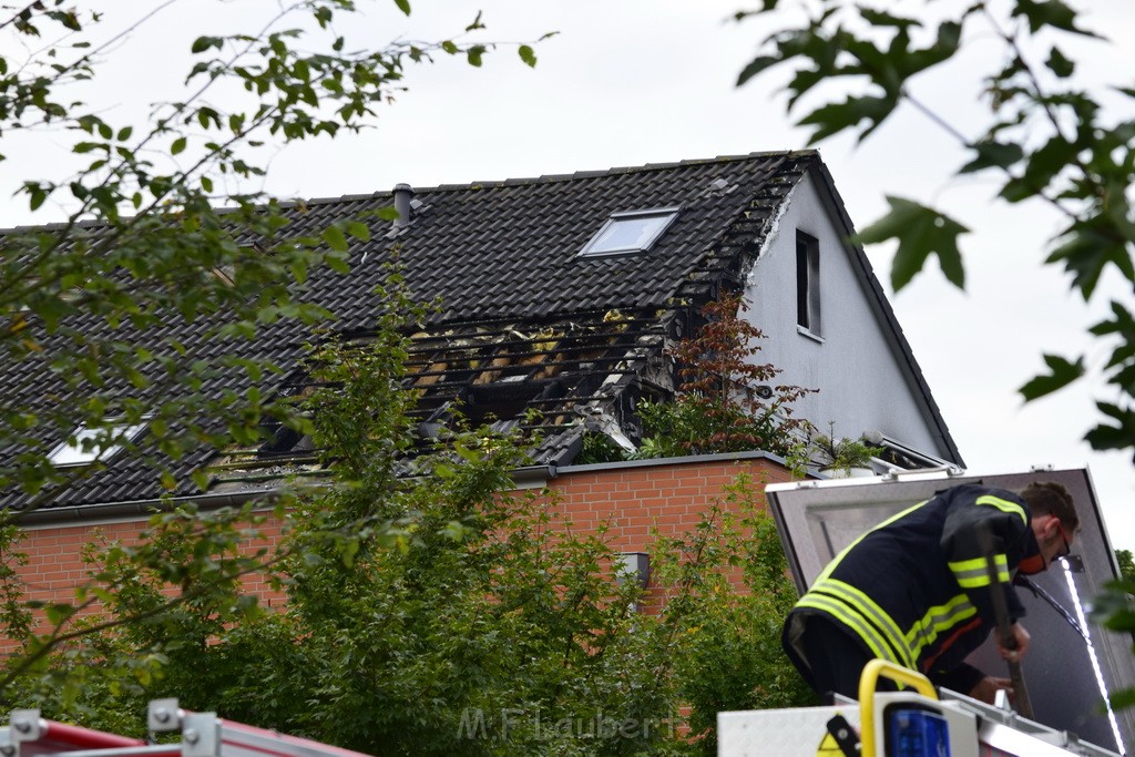 Feuer 2 Y Koeln Suerth Elisabeth Selbertstr P270.JPG - Miklos Laubert